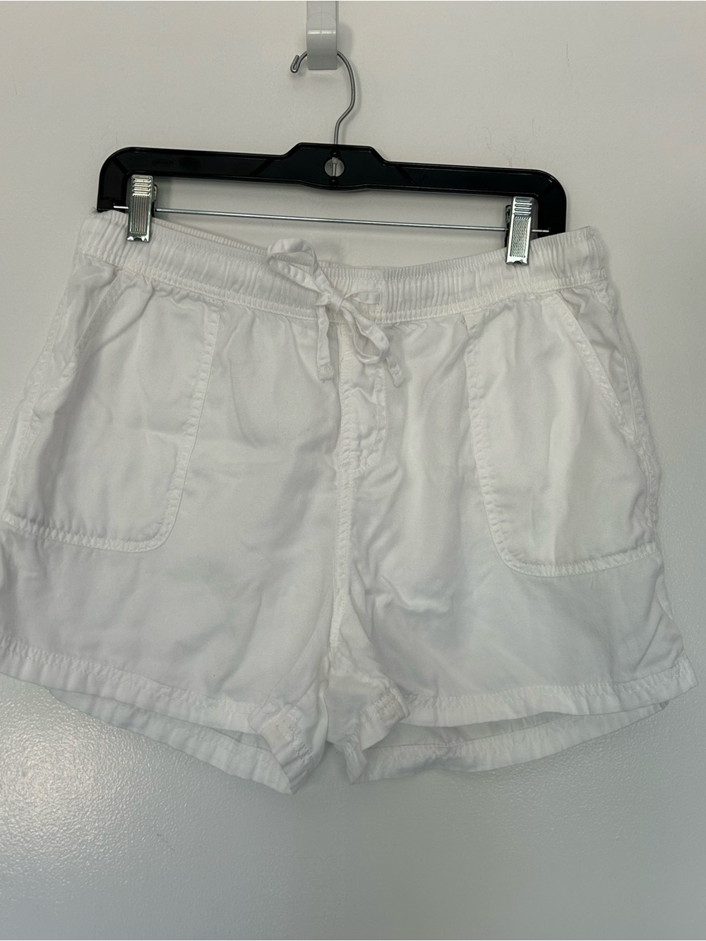 C & C California Shorts Women Size Large White Pull On Lyocell Beach Casual EUC